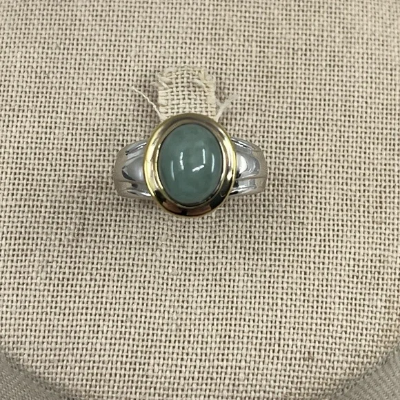 Vintage Sterling Silver & Gold Overlay Ring with Green Cabochon | Size 7 - Picture 7 of 16